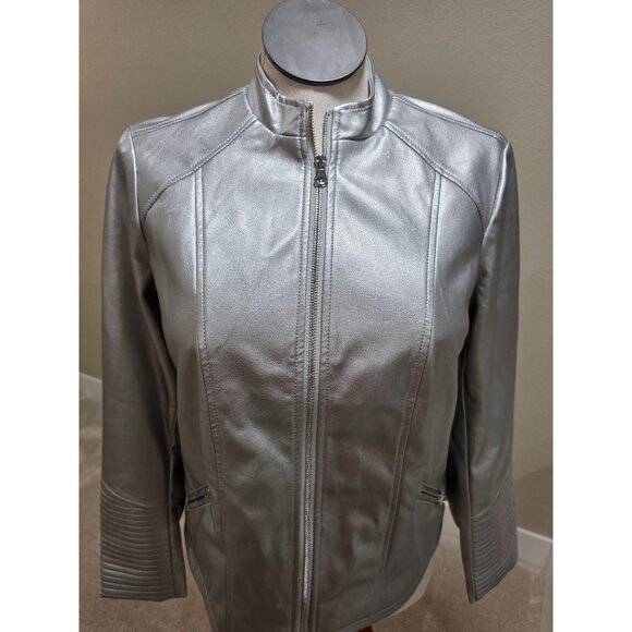 Silver Faux Leather Womens Moto Jacket Size 0 By Torrid With Zip Front & Quilted - Picture 5 of 7